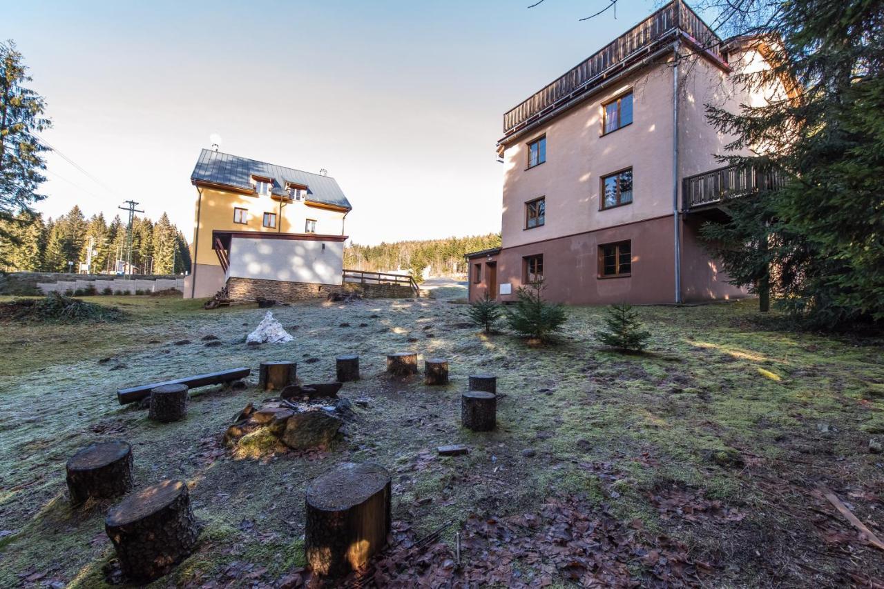 Apartmány Domino Železná Ruda Esterno foto